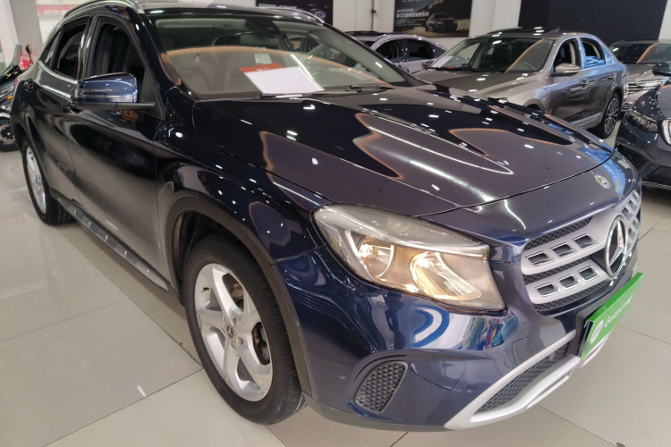 奔驰GLA 2018款 GLA 200 动感型车身外观3