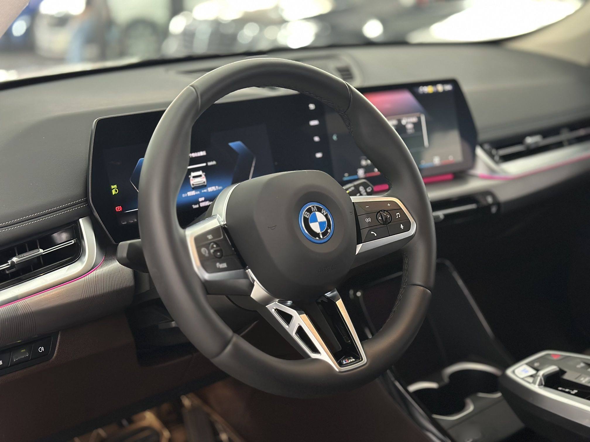 宝马iX1 2023款 eDrive25L M运动套装