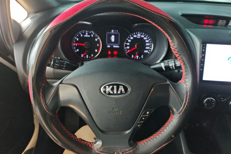 起亚K3 2016款 1.6L 手动GL中控内饰13