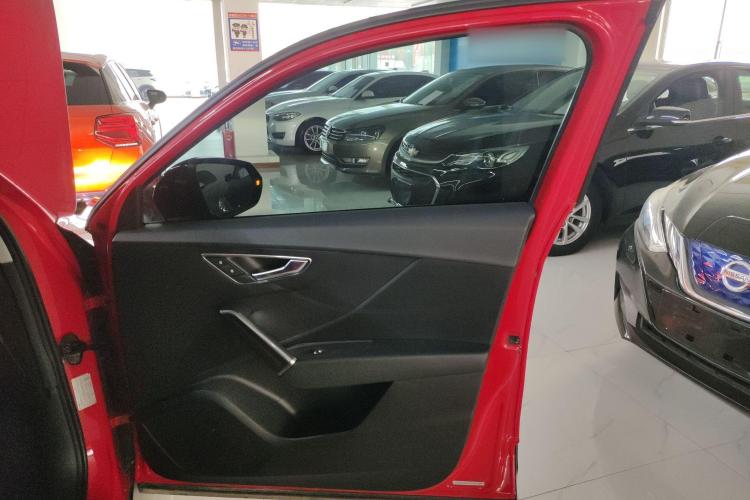 奥迪Q2L 2018款 35 TFSI 上市专享版 国VI中控内饰7005