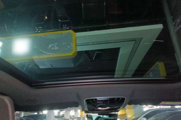 路虎 揽胜星脉 2024款 Dynamic HSE中控内饰22