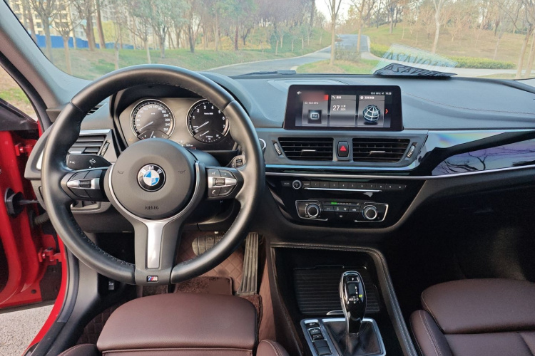 宝马1系 2020款 120i M运动套装中控内饰7003