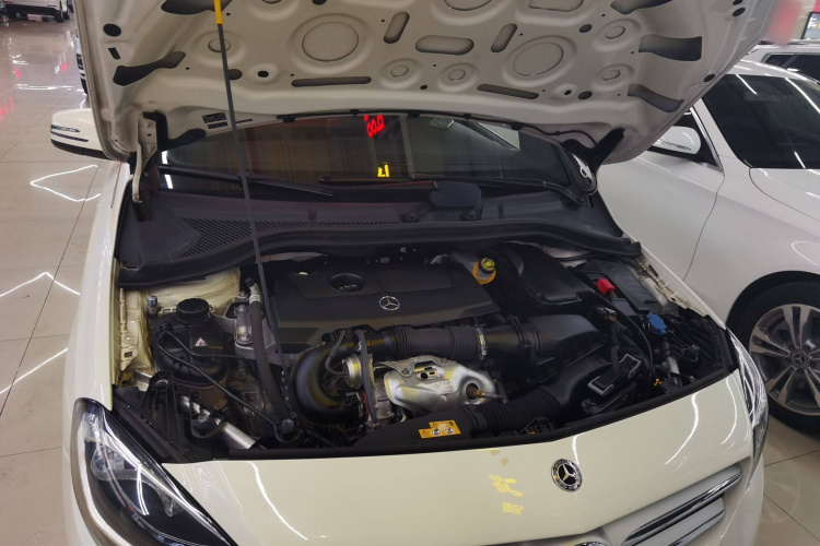 奔驰B级 2017款 B 200 动感型局部细节24