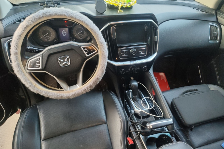 江铃 驭胜S350 2016款 2.0T 自动两驱汽油豪华天窗版7座中控内饰7002