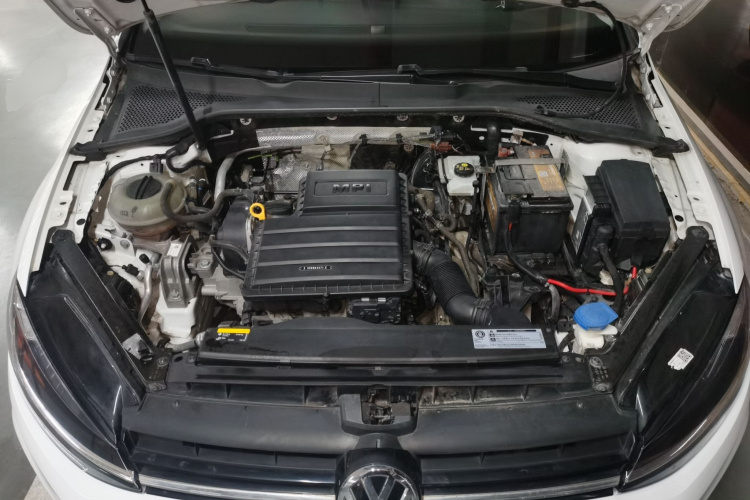 大众 高尔夫 2018款 1.6L 自动舒适型机舱底盘24