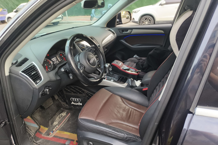 奥迪Q5 2016款 40 TFSI 技术型中控内饰19