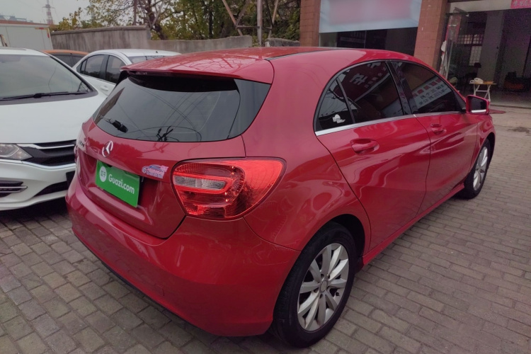 奔驰A级(进口) 2015款 A 180 标准型车身外观7