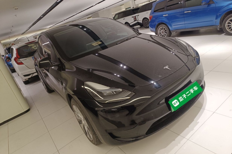 特斯拉 Model Y 2022款 改款 后轮驱动版车身外观3