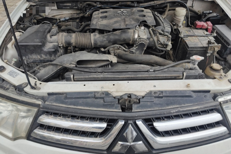 三菱 帕杰罗·劲畅 2013款 3.0L 自动两驱豪华版局部细节24