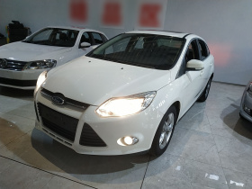 福特 福克斯 2012款 三厢 1.6L 自动风尚型