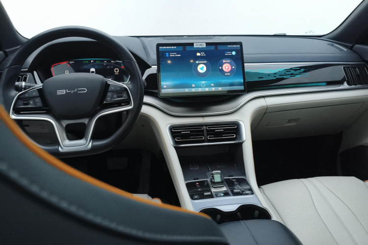 比亚迪 宋PLUS新能源 2023款 冠军版 EV 520KM 旗舰型中控内饰12