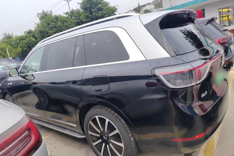 鸿蒙智行 问界M9 2024款 纯电 Ultra版 100kWh 5座版车身外观4