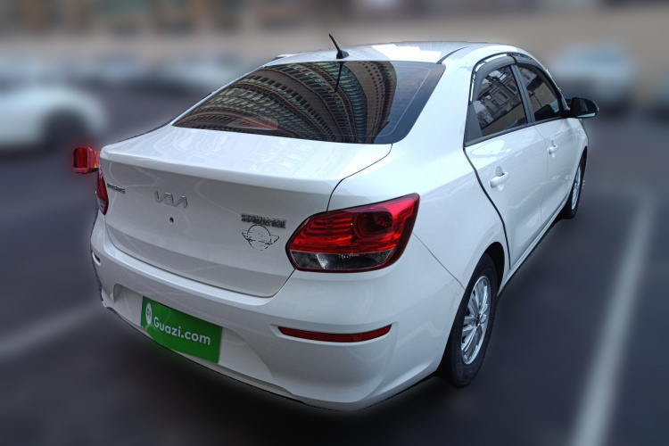 起亚 焕驰 2020款 改款 1.4L 自动舒适天窗版车身外观7