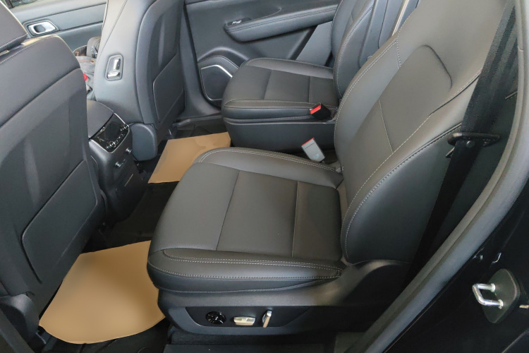 理想汽车 理想ONE 2021款 增程6座版中控内饰21