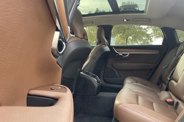 沃尔沃S90 2020款 改款 T5 智远豪华版中控内饰7004