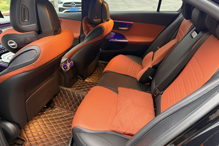 奔驰C级 2022款 改款 C 260 L 运动版中控内饰7007