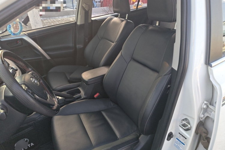 丰田 RAV4荣放 2018款 2.5L 自动四驱精英i版中控内饰19