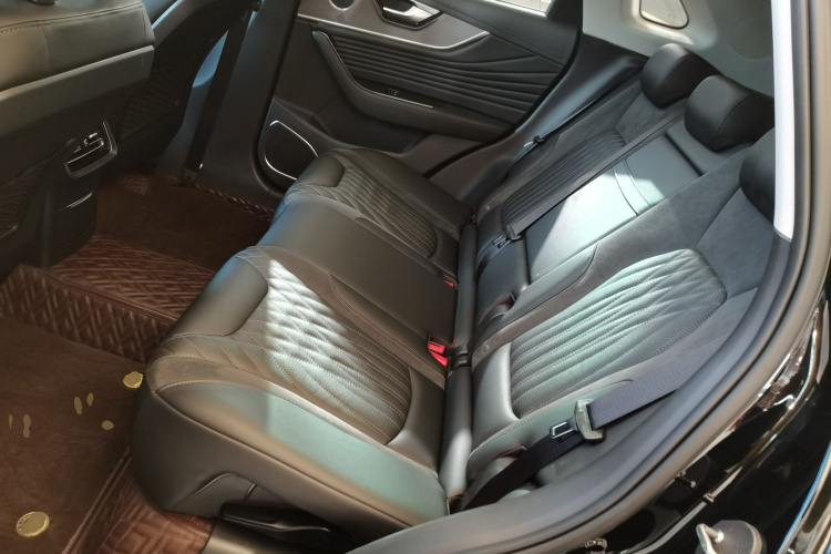 红旗HS5 2023款 2.0T 旗享Pro版中控内饰21