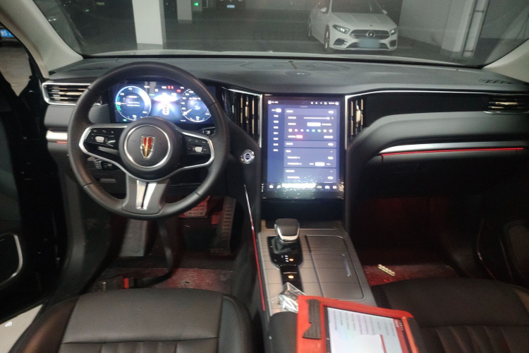 红旗HS7 PHEV 2024款 2.0T PHEV 两驱旗享版 7座中控内饰7002