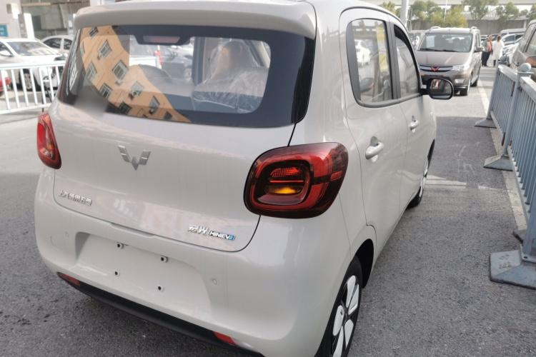 五菱汽车 宏光MINIEV 2025款 四门版 进阶款车身外观7