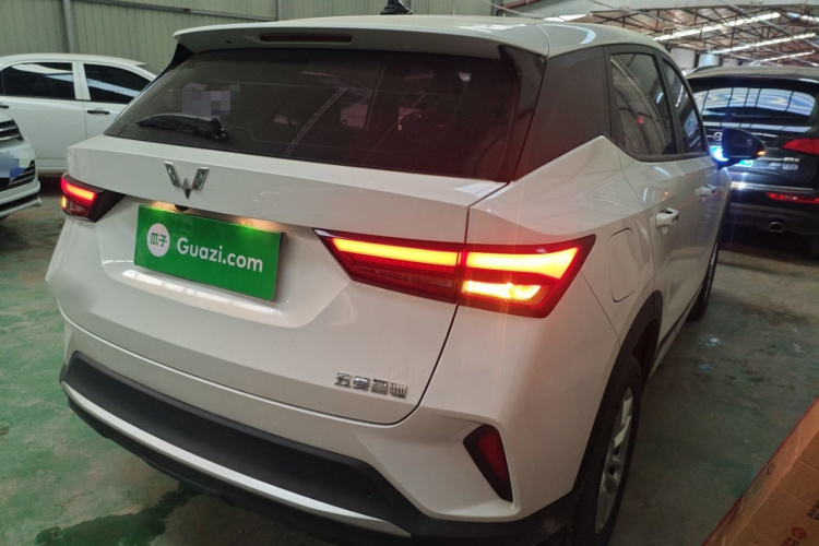 五菱汽车 五菱星驰 2022款 1.5L CVT畅玩型车身外观7