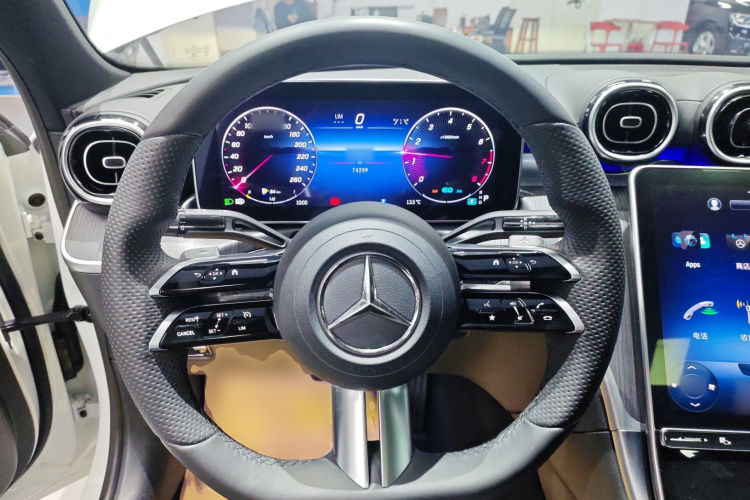 奔驰C级 2022款 C 200 L 运动版中控内饰13