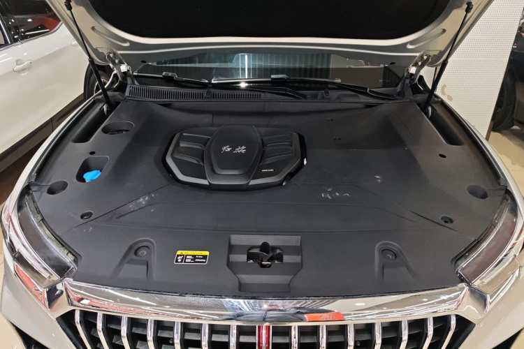 红旗HS5 2019款 2.0T 智联旗享四驱版机舱底盘24