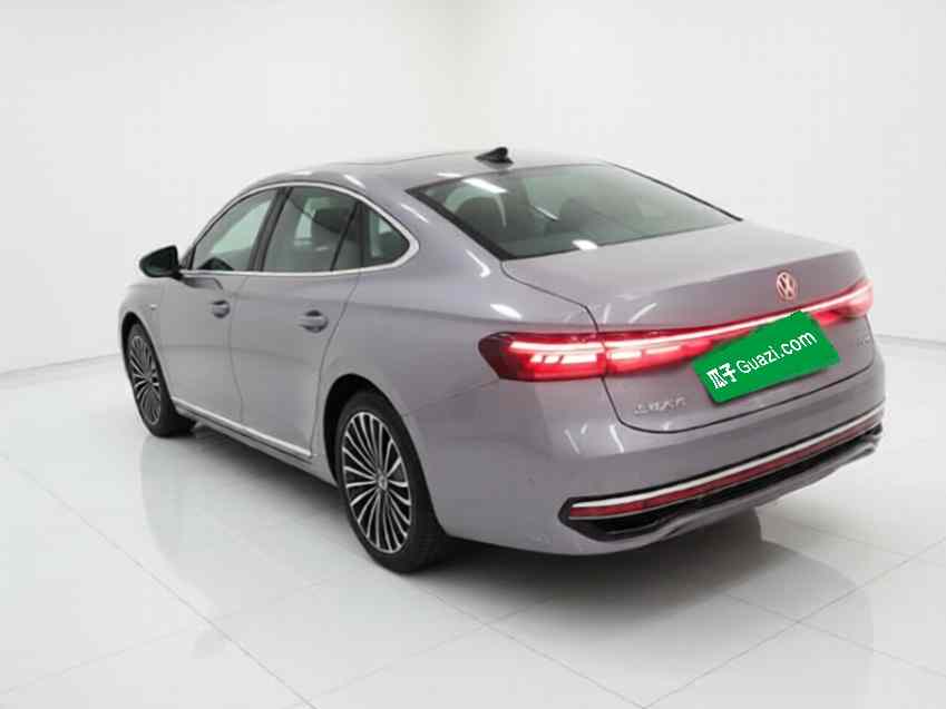 大众 帕萨特 2025款 Pro 380TSI 龙尊版(3)