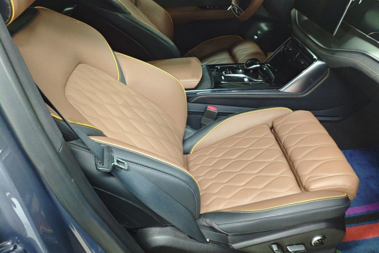 比亚迪 唐新能源 2021款 DM 2.0T 四驱高性能版创世旗舰型局部细节41