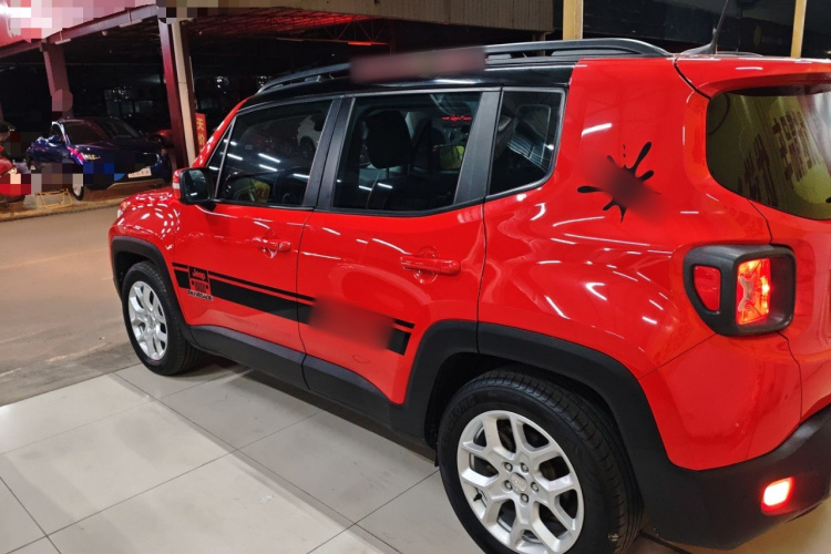 Jeep 自由侠 2017款 180T 自动高能版车身外观4