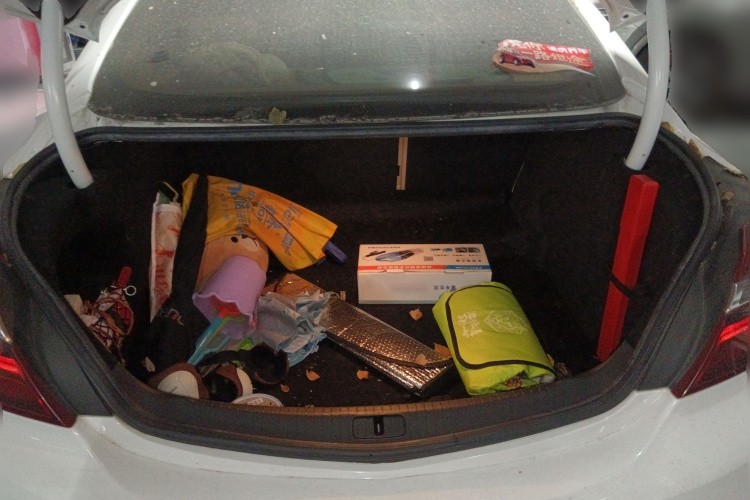 别克 君威 2015款 2.0L 精英时尚型中控内饰23