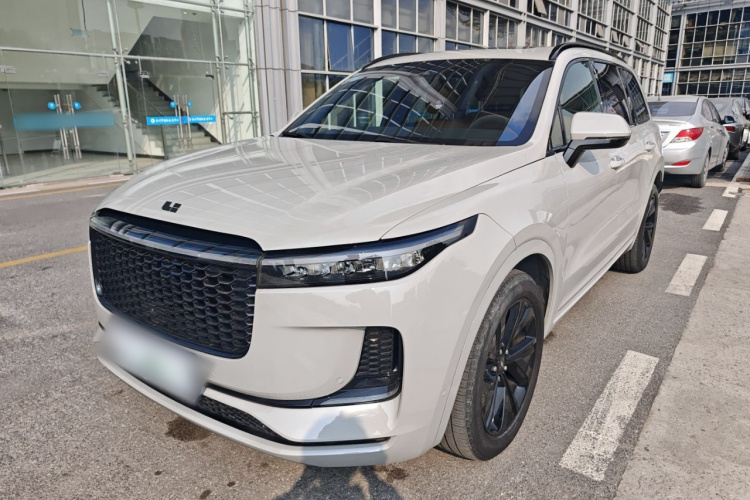 理想汽车 理想ONE 2021款 增程6座版车身外观1