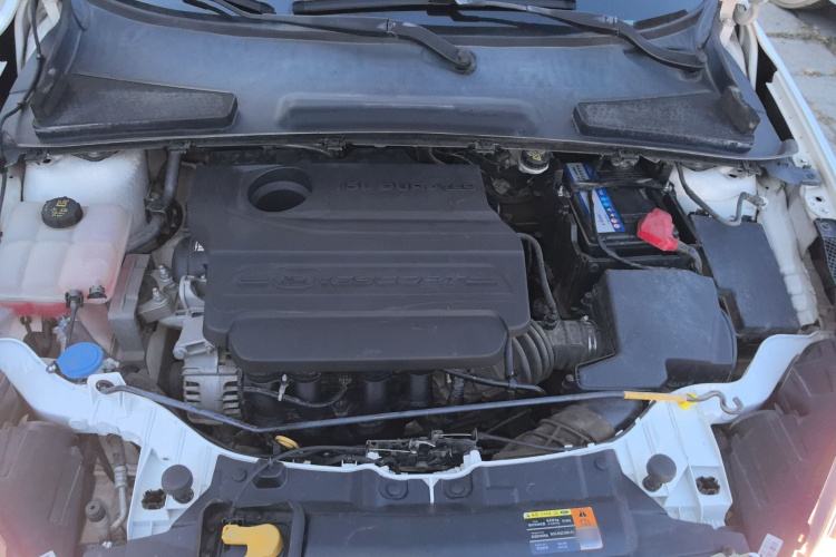 福特 福睿斯 2015款 1.5L 手动舒适型机舱底盘24