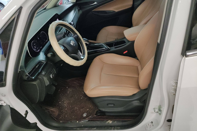 别克GL6 2021款 323T 轻混动互联豪华型中控内饰19