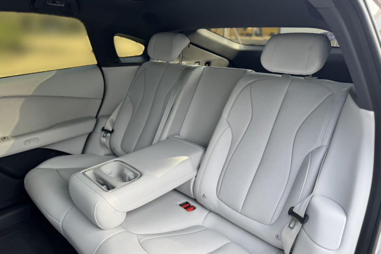 小鹏P7+ 2024款 长续航 Max中控内饰7006