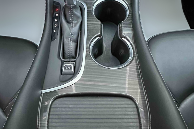 别克 昂科威 2019款 20T 两驱精英型 国VI中控内饰7006