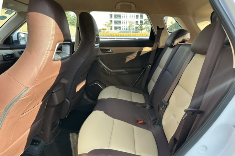 猎豹汽车 猎豹CS9 2018款 1.5T CVT劲锐型中控内饰7004