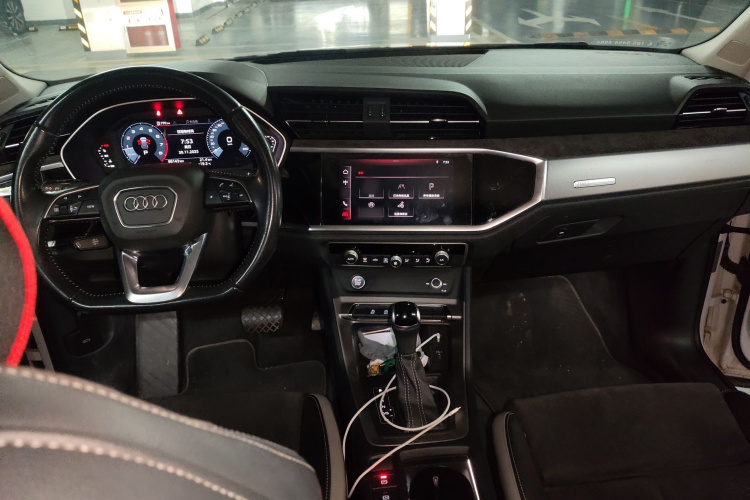 奥迪Q3 2020款 35 TFSI 时尚动感型中控内饰12