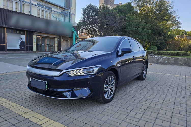 比亚迪 秦PLUS 2023款 冠军版 EV 420KM领先型车身外观1