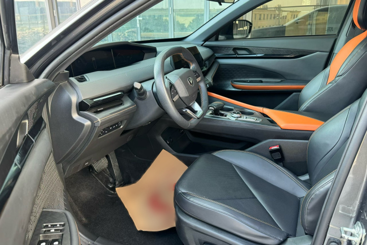 长安UNI-V 智电iDD 2023款  智电iDD 1.5T 113km智趣型（飞快版）中控内饰7001