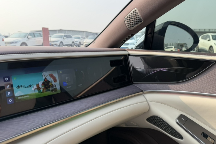 腾势Z9GT 2024款 1100四驱Max版局部细节9006