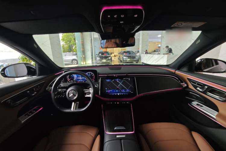 奔驰E级 2024款 E 300 L 时尚运动型中控内饰7003