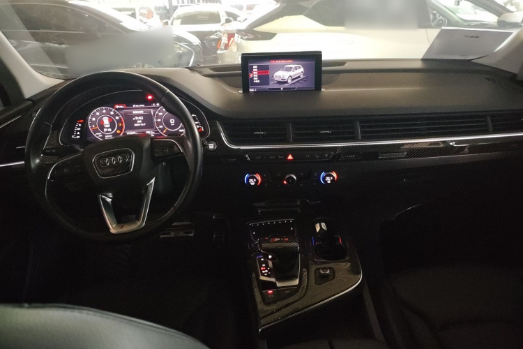 奥迪Q7 2016款 45 TFSI 技术型中控内饰12