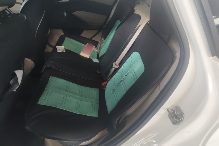 福特 福克斯 2017款 三厢 1.6L 自动舒适型智行版中控内饰21