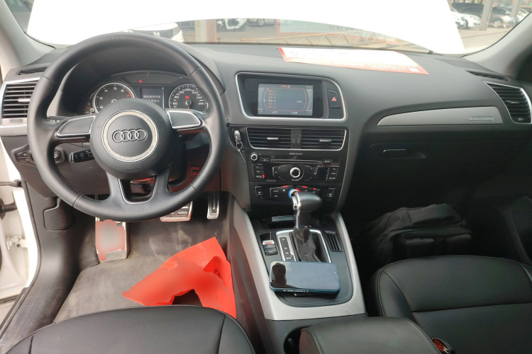 奥迪Q5 2016款 40 TFSI 进取型中控内饰7002