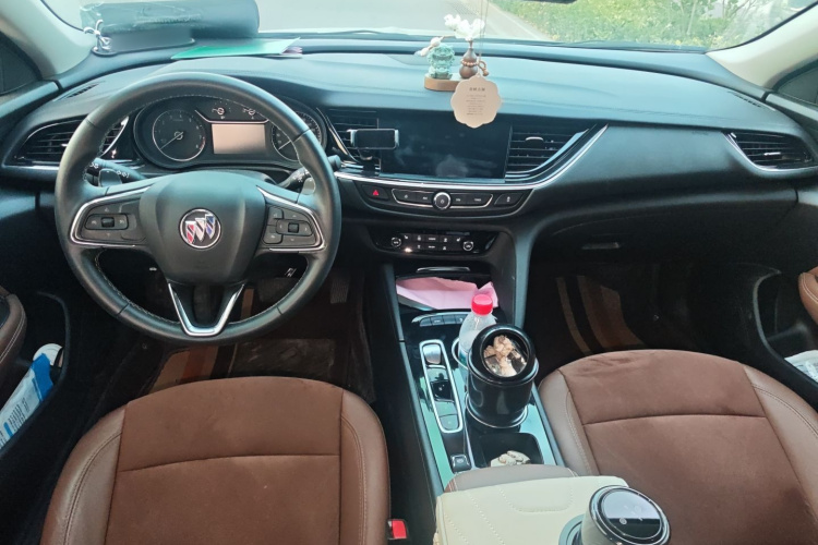 别克 君威 2023款 552T 智享型中控内饰12