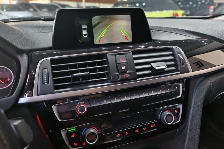 宝马3系 2018款 318Li中控内饰7003