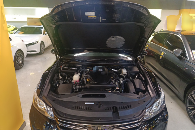 丰田 皇冠 2018款 2.0T 运动版局部细节24