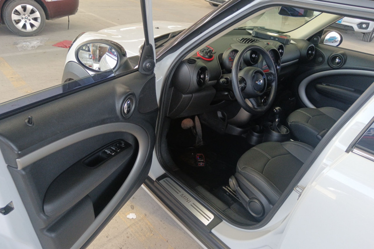MINI Countryman 2016款 1.6T COOPER ALL4 Fun装备控中控内饰20