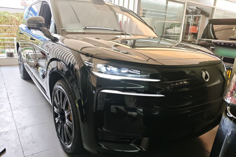 腾势N9 2025款 尊荣型车身外观3